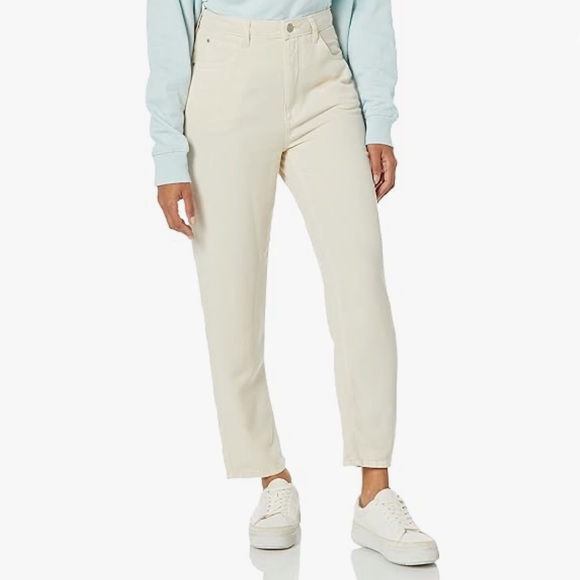 Guess Tapered Mom Jean- Sage Green - Picture 3 of 3